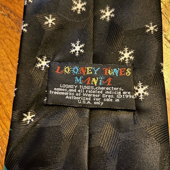 Looney Tunes Men’s Tie Bugs Bunny & Friends Christmas - Picture 2 of 5